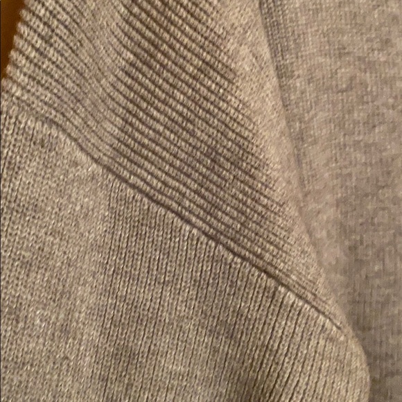 Forever 21 Sweater - Picture 4 of 4